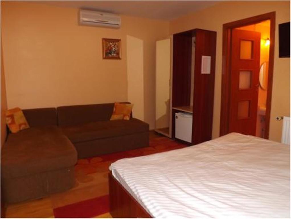 Pensiunea Pentru Tine Prietene Arcani Habitación foto